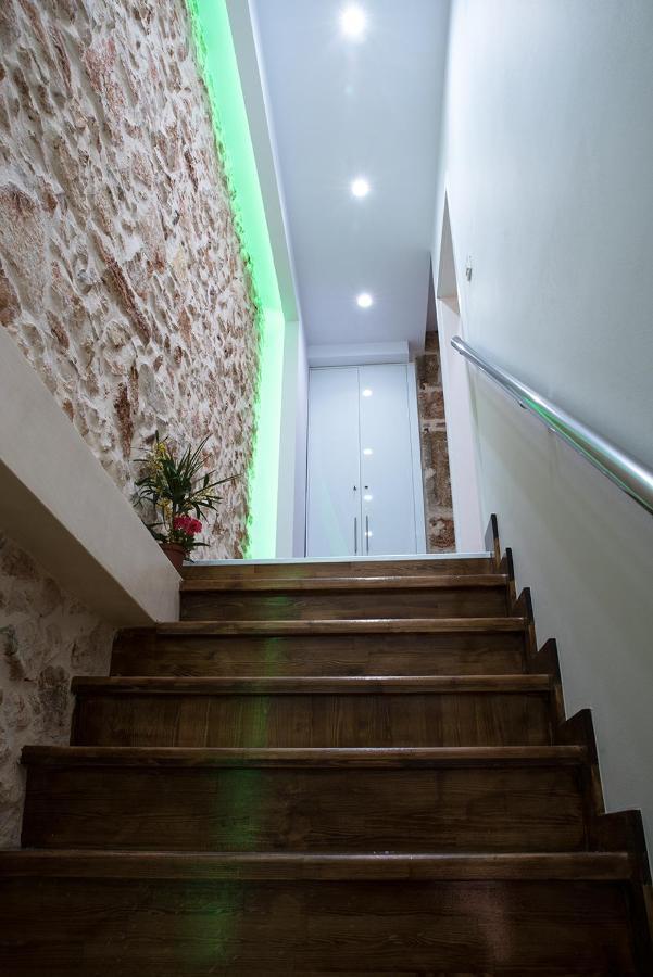Edward Luxury Suites خانيا المظهر الخارجي الصورة