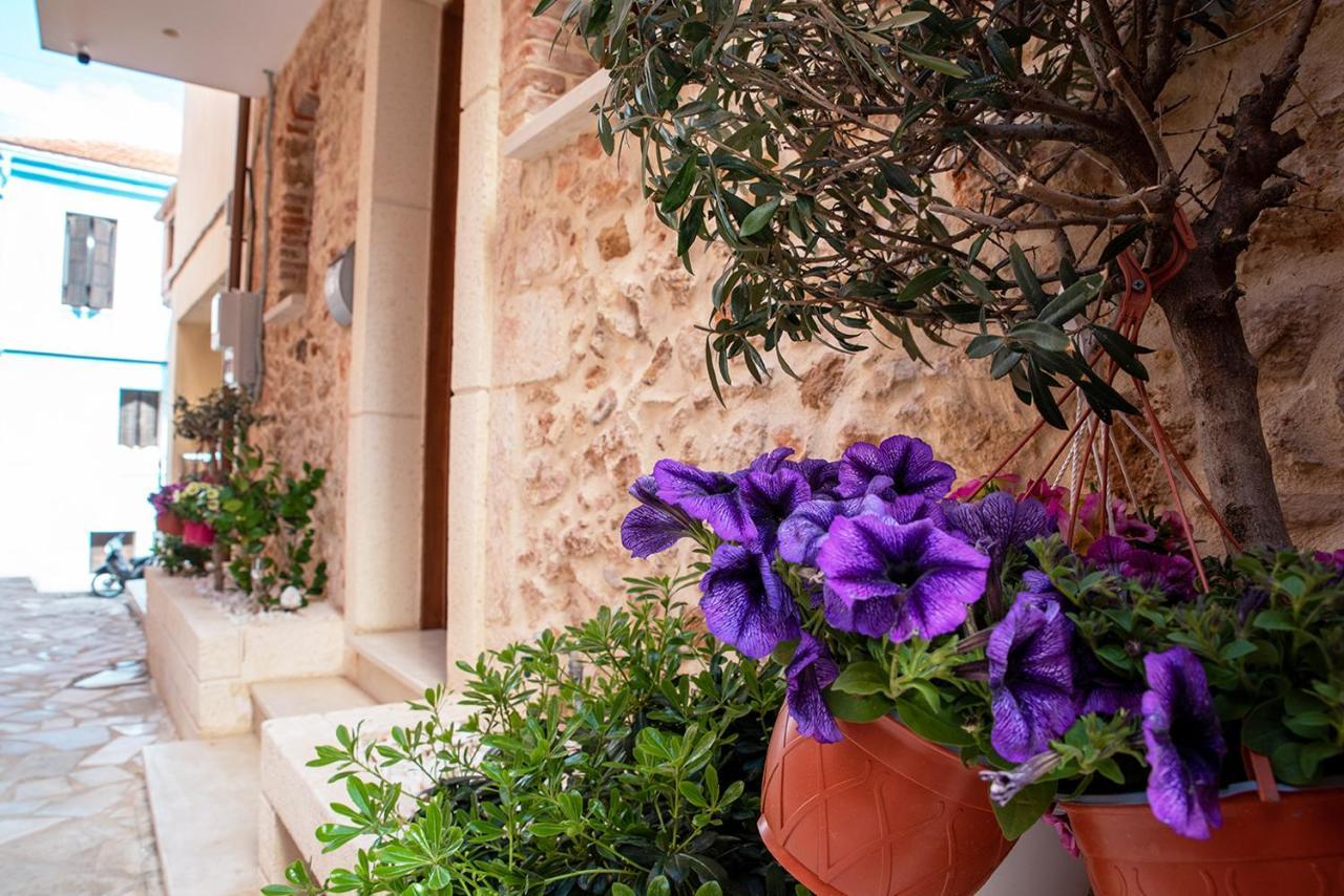 Edward Luxury Suites خانيا المظهر الخارجي الصورة