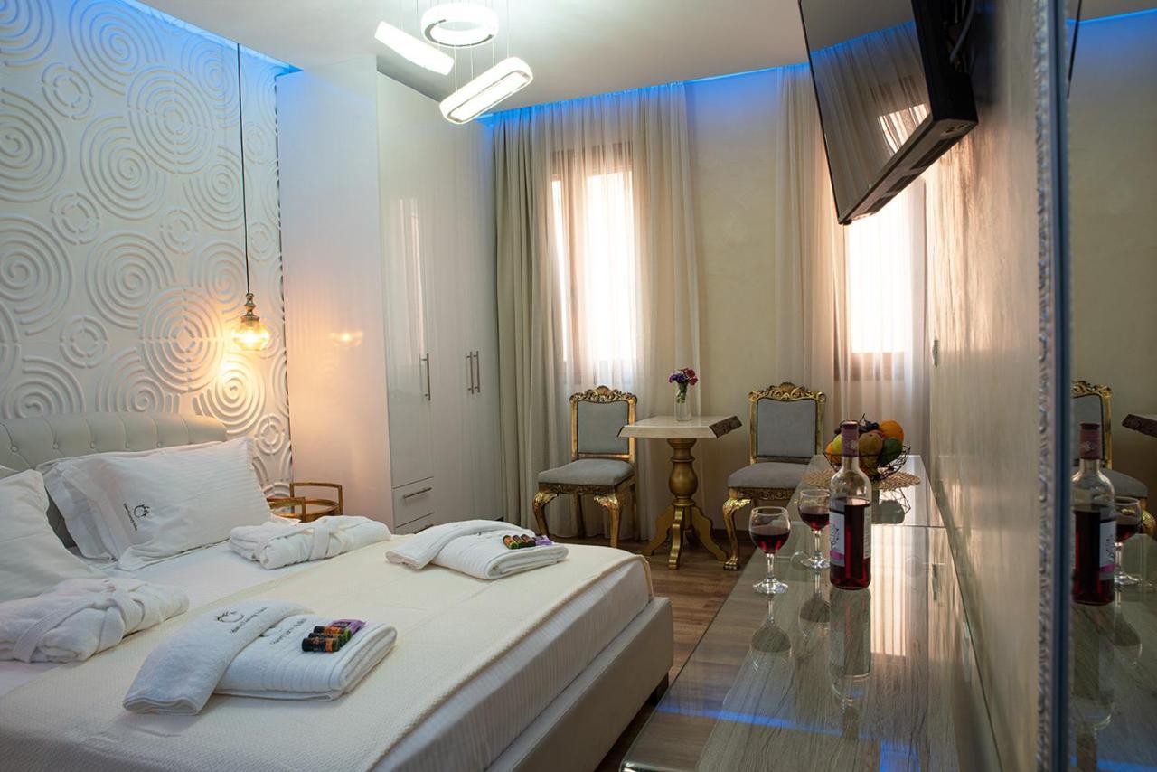 Edward Luxury Suites خانيا المظهر الخارجي الصورة