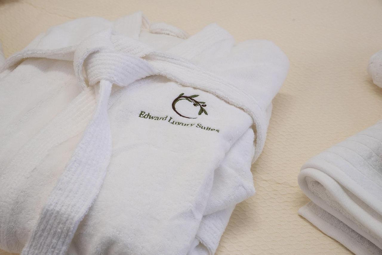 Edward Luxury Suites خانيا المظهر الخارجي الصورة