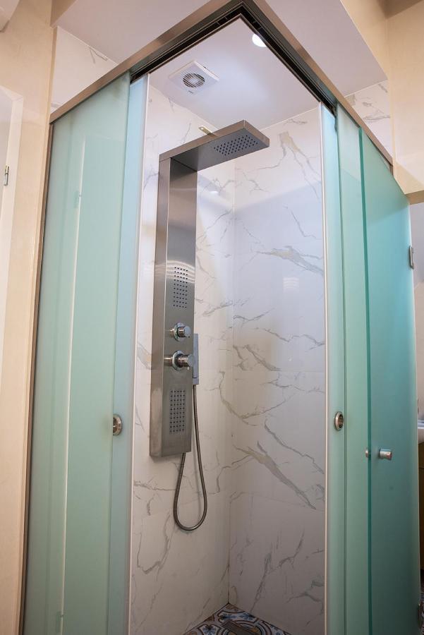 Edward Luxury Suites خانيا المظهر الخارجي الصورة