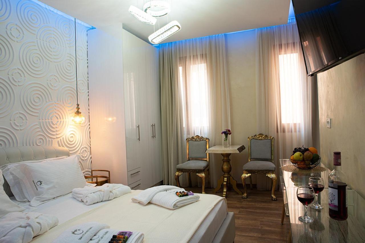 Edward Luxury Suites خانيا المظهر الخارجي الصورة